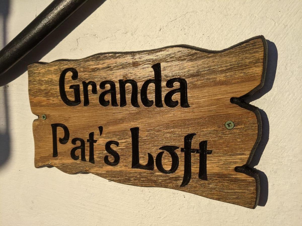 Ferienwohnung Granda Pat'S Loft Crossmaglen Exterior foto